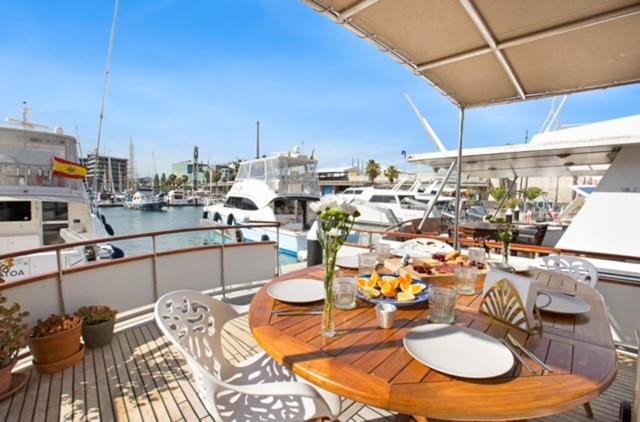 Charming Boat In Barcelona - Perfect Getaway Ξενοδοχείο Sant Adria de Besos Εξωτερικό φωτογραφία