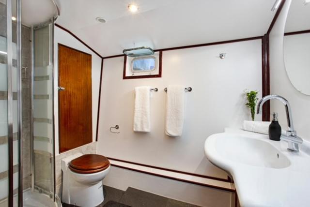 Charming Boat In Barcelona - Perfect Getaway Ξενοδοχείο Sant Adria de Besos Εξωτερικό φωτογραφία