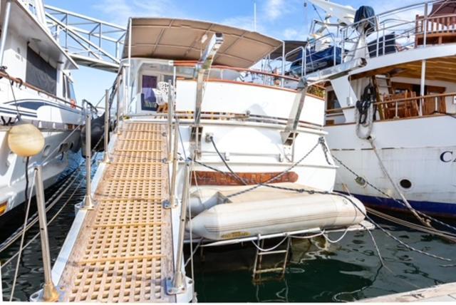 Charming Boat In Barcelona - Perfect Getaway Ξενοδοχείο Sant Adria de Besos Εξωτερικό φωτογραφία
