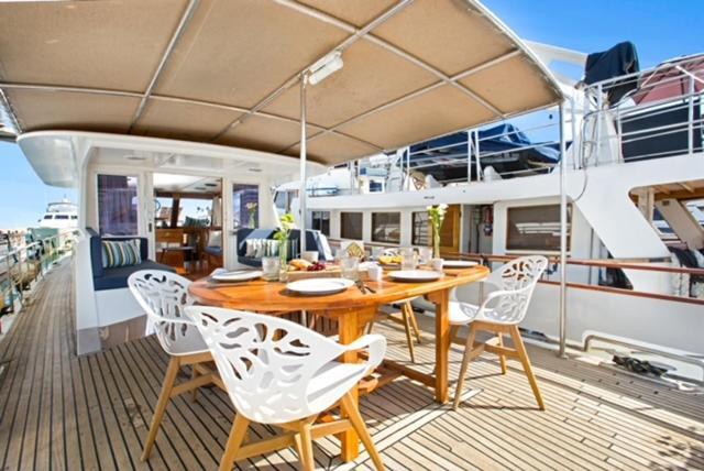 Charming Boat In Barcelona - Perfect Getaway Ξενοδοχείο Sant Adria de Besos Εξωτερικό φωτογραφία