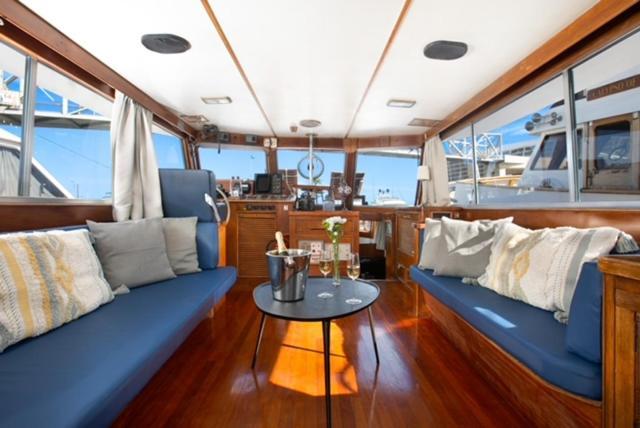 Charming Boat In Barcelona - Perfect Getaway Ξενοδοχείο Sant Adria de Besos Εξωτερικό φωτογραφία