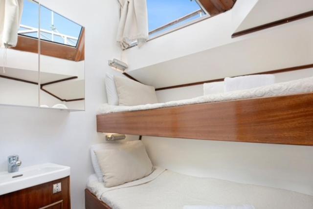 Charming Boat In Barcelona - Perfect Getaway Ξενοδοχείο Sant Adria de Besos Εξωτερικό φωτογραφία